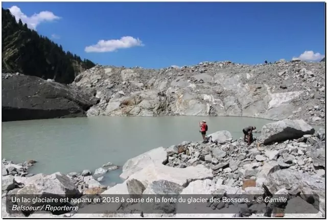 Lire la suite à propos de l’article Au-dessus de Chamonix, le glacier devenu lac inquiète la vallée