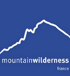 Lire la suite à propos de l’article La campagne Installations Obsolètes Mountain Wilderness de retour en Maurienne. VAM y participait.