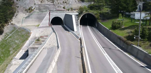 Lire la suite à propos de l’article Fermeture du tunnel du Mont-Blanc : plus de 1500 camions de plus attendus en Maurienne chaque jour ! (màj du 19 octobre)