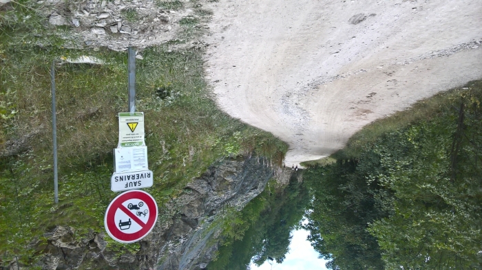 Panneau-dinterdiction-de-circulation